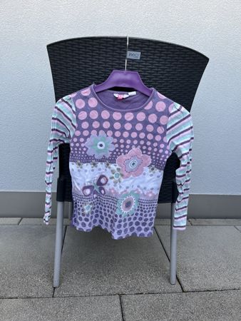 8 t shirts taillés 8-9 ans