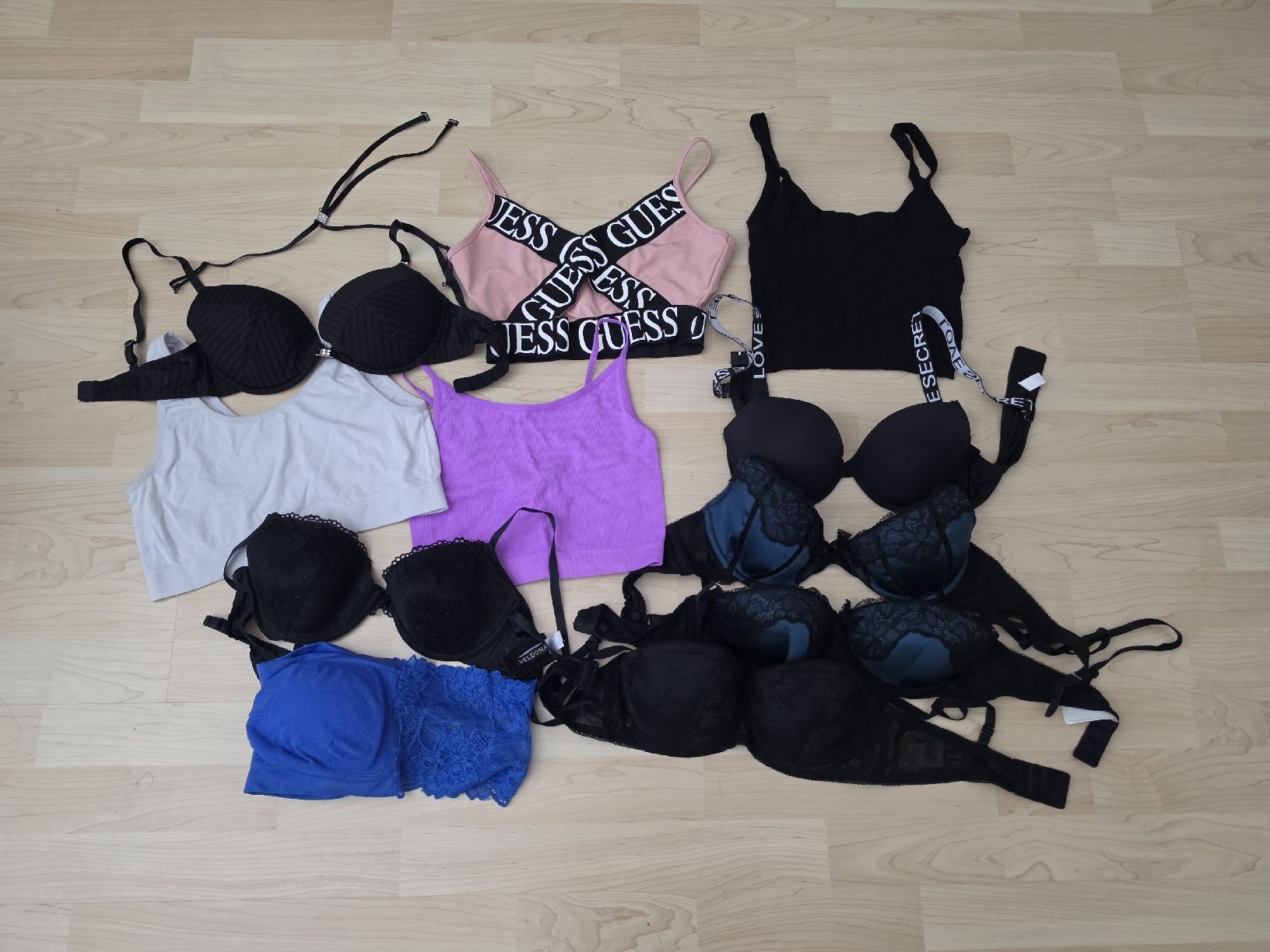 Altra biancheria intima: Tops BHs S / 75B – Usato da Würenlos venduto da Nigginiggi