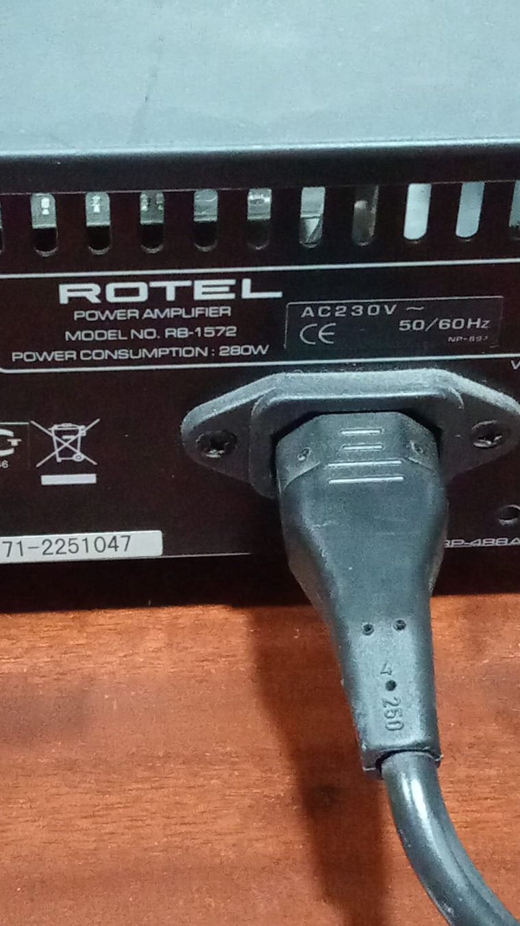 Rotel Amplificatori: High End Power Amplifier Rotel RB-1572 – Nuovo (secondo la descrizione) da St-Cergue venduto da per_6cx5 7