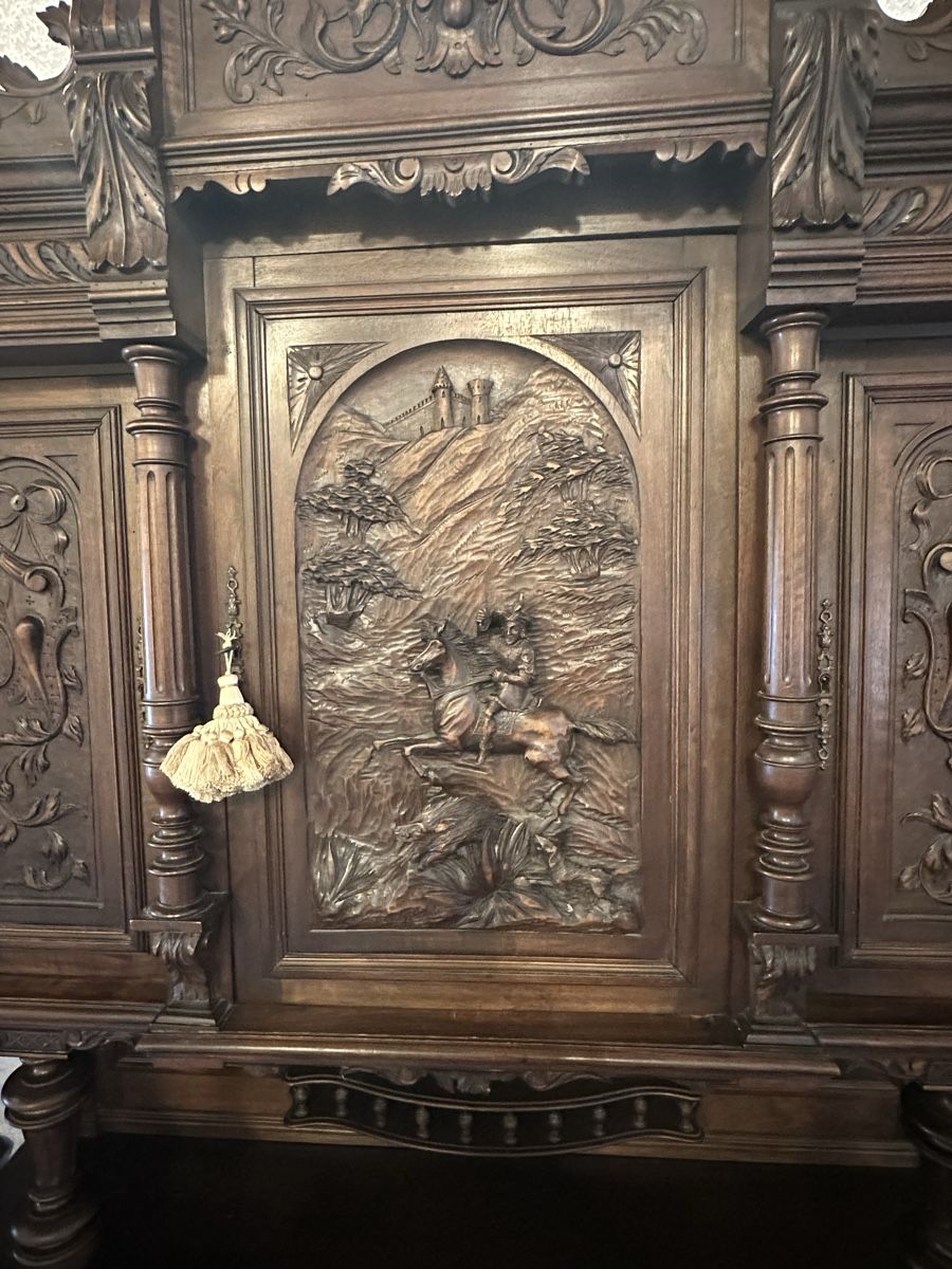 Credenze: Antique Oak Cabinet with Carved Relief – Usato da Villmergen venduto da JacRon 3