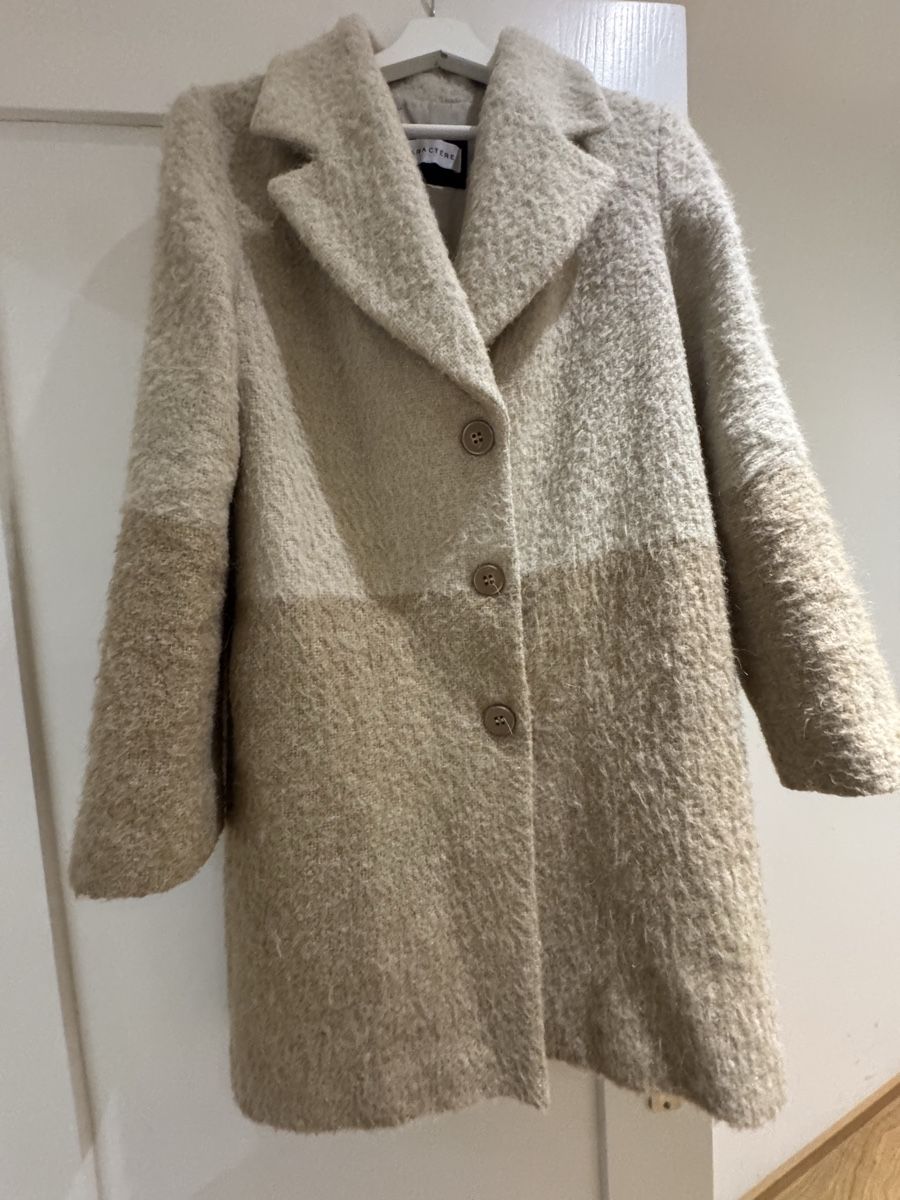 Cappotti: Caractere wool coat D36, F38 – Usato da Horgen venduto da TeaSwiss