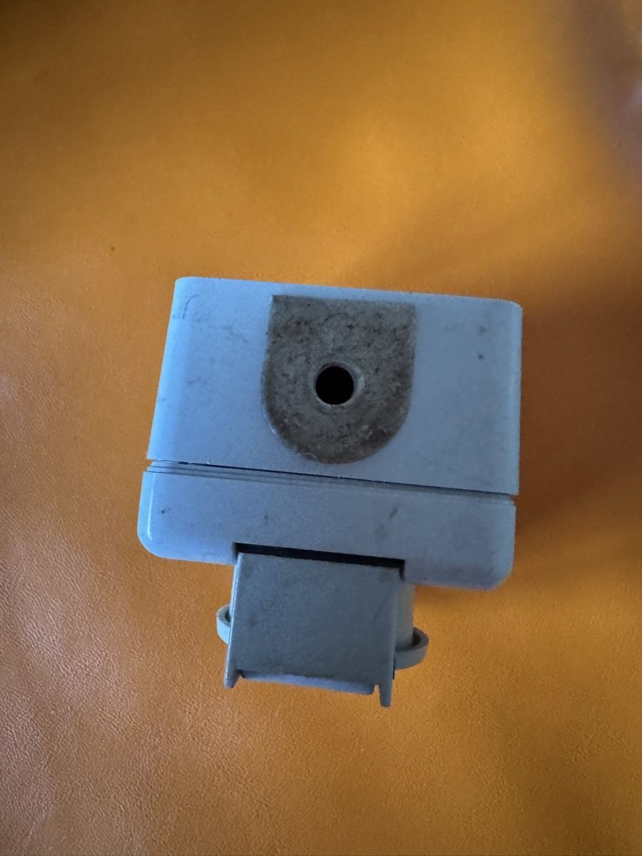 Componenti elettronici: Diverse Elektro-Stecker – Usato da Oberentfelden venduto da Judyku 7