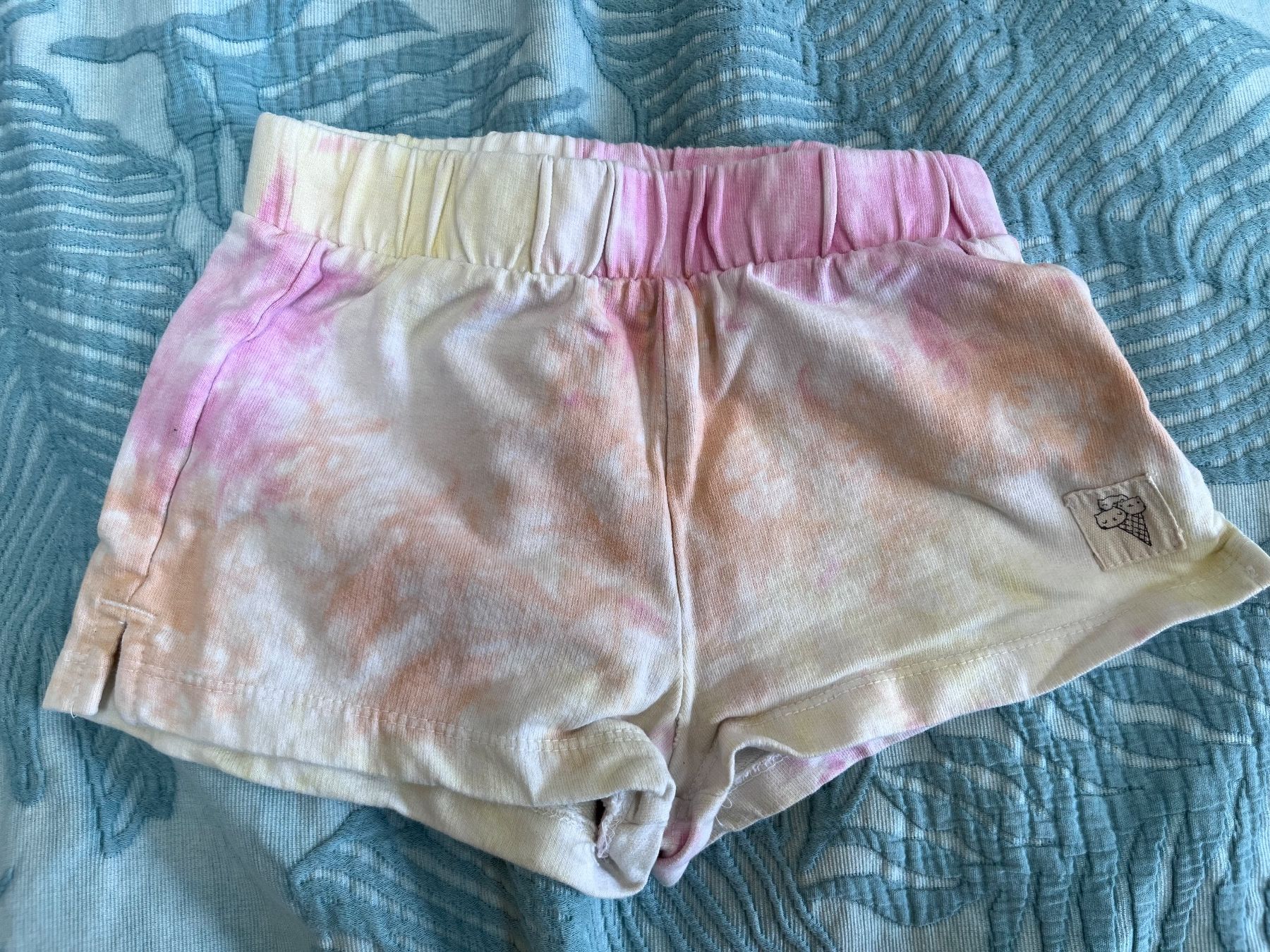 Hosen: 2x Shorts, Größe 104 – Gebraucht aus Umiken von deb_57xk 3