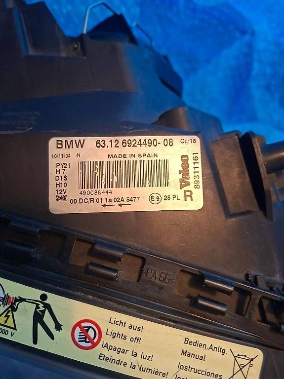 Phares: BMW E87 Front Xenon Scheinwerfer Rechts – D'occasion à Dietikon par mazda05 2