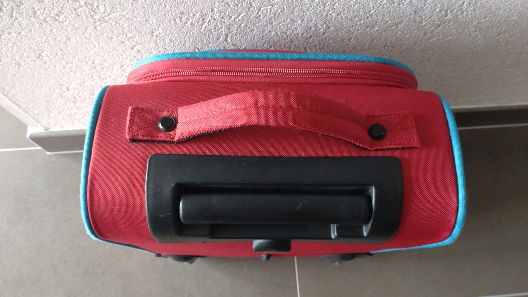 Valigie: Valise à roulettes enfants – Usato da Vuadens venduto da Tsaberli1 3