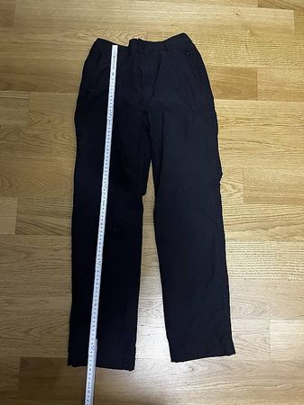 Neuwertige gefütterte Hose, Gr. 152