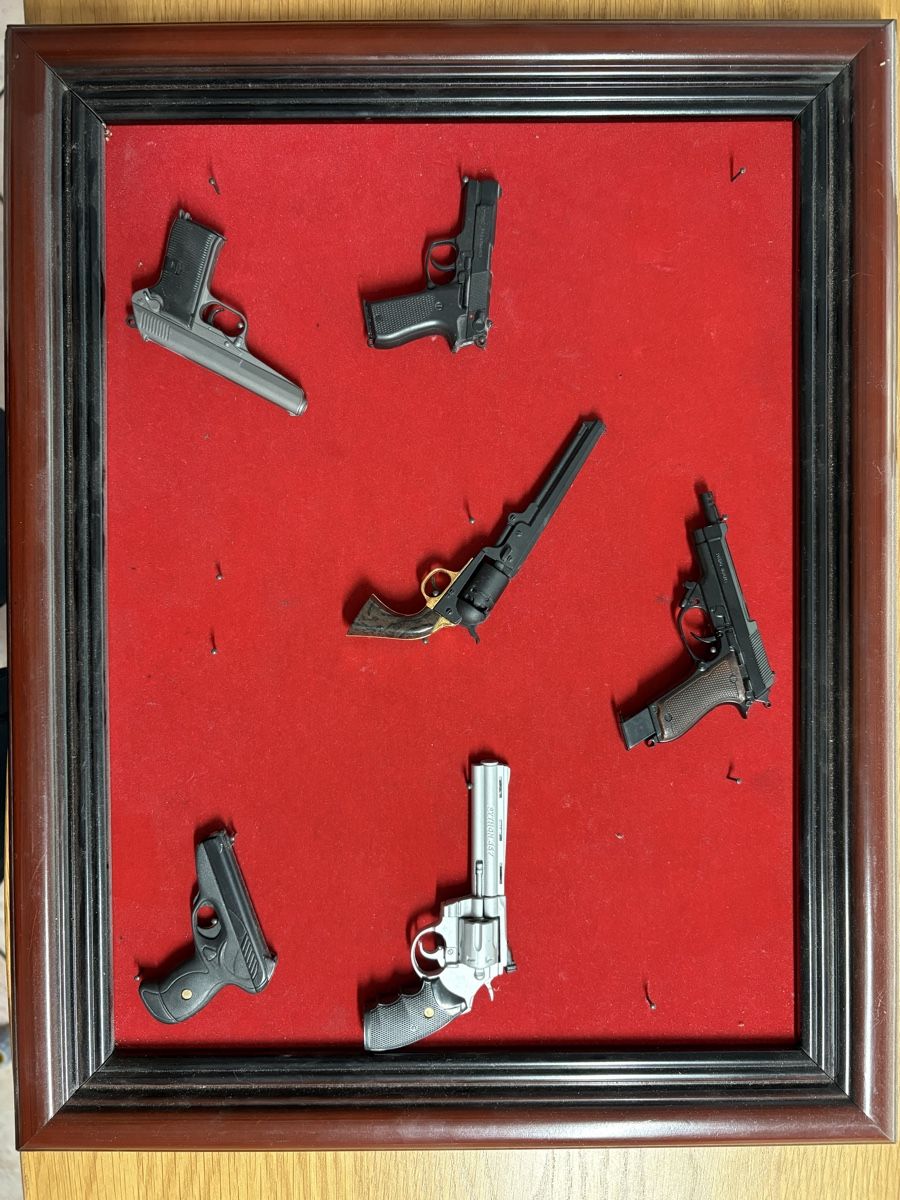 Kits de montage: Cornice con armi decorative in miniatura – D'occasion à S. Antonino par LIKA91 8