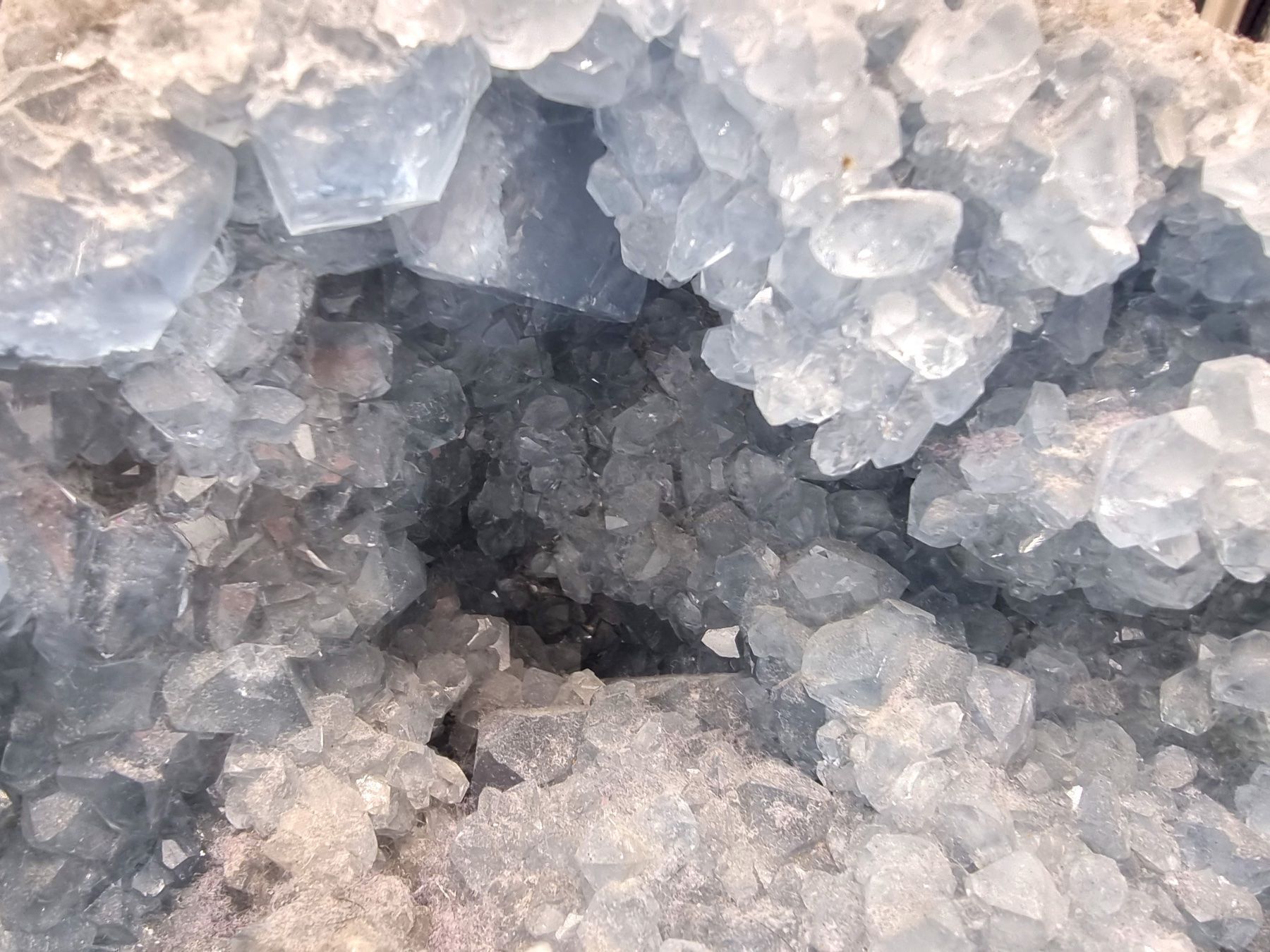 Mineralien & Heilsteine: Celestine from Sakoany deposit - 5 kg – Gebraucht aus Figino von panshop 3