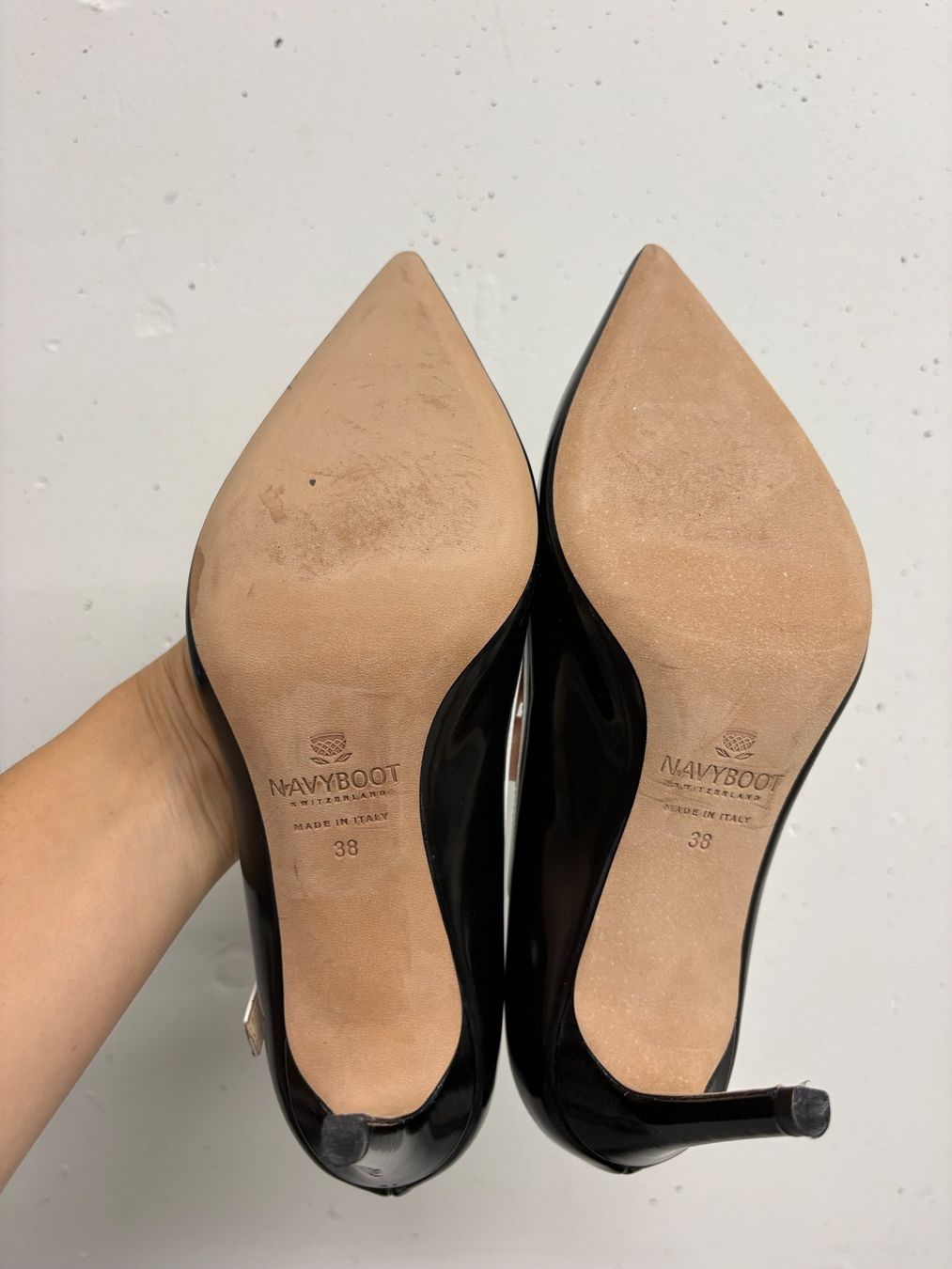 Navyboot Scarpe da donna: Navyboot Pumps schwarz weiss Leder Riemchen 38 – Nuovo (secondo la descrizione) da Regensdorf venduto da secondchancefashion 7