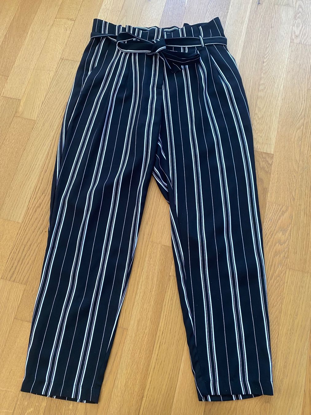 Pantaloni: Stoffhose gestreift Damen – Usato da Riedholz venduto da emm_22qn