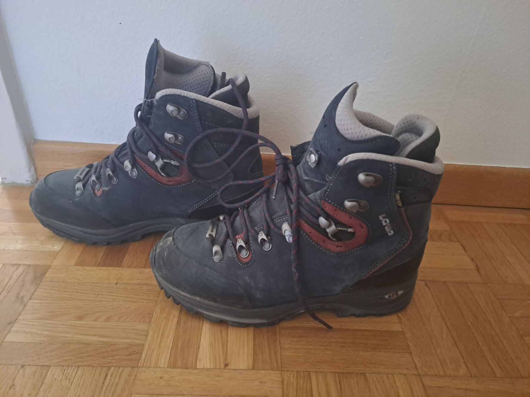 Lowa Chaussures hommes: Wanderschuhe Lowa Gore-Tex – D'occasion à Richterswil par nar_7bkx