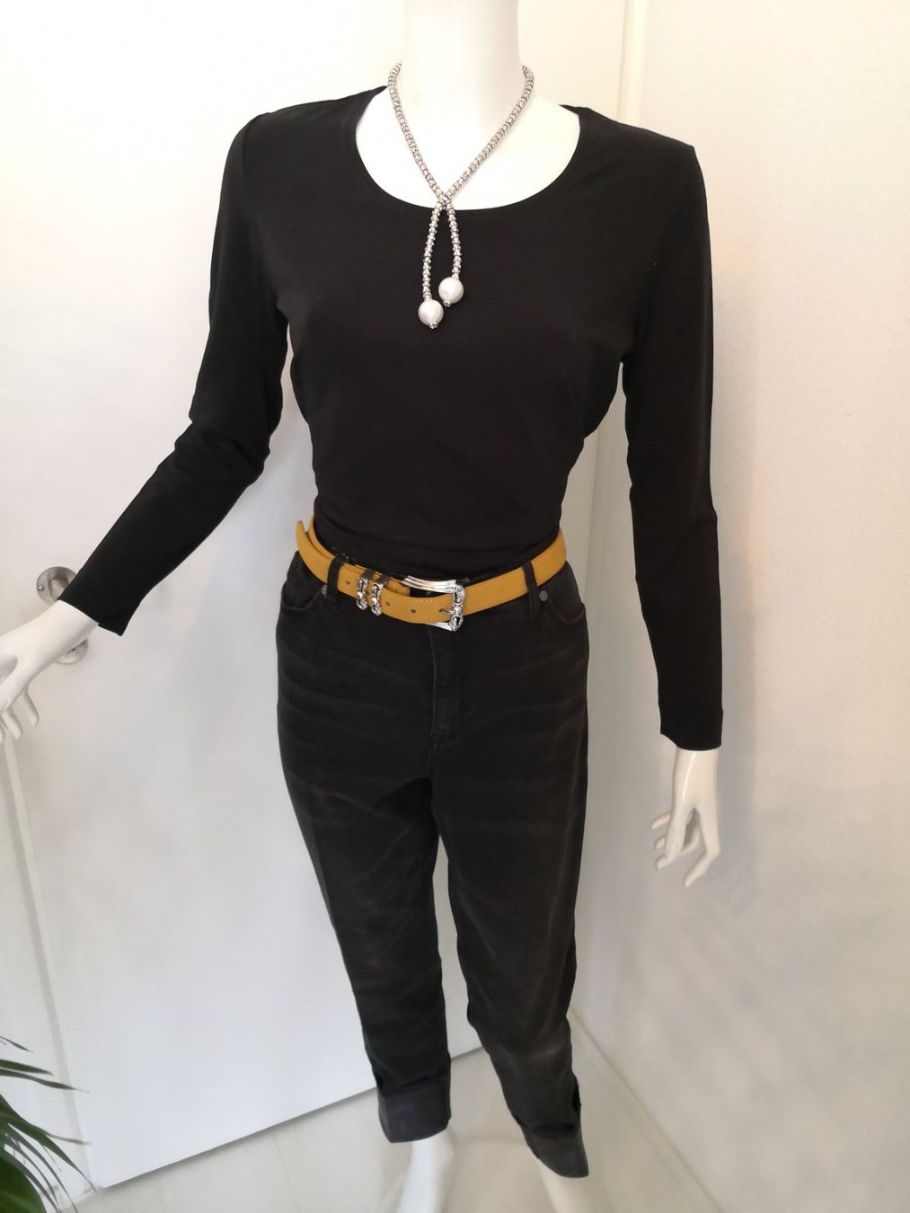 Mango Jeans: 🤩MANGO VIOLETA JEANS SCHWARZ – Neuf (Voir description) à Olten par Naja-Twins-Twins
