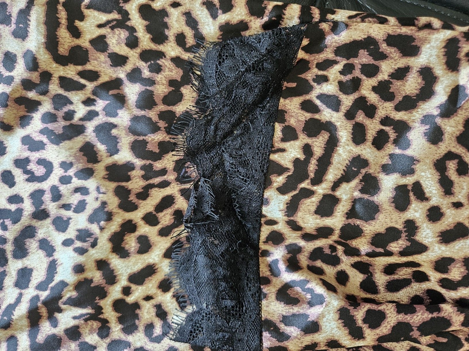 Negligees & Pyjamas: Pyjamahose Leo mit Spitze – Gebraucht aus Windisch von maggee 1