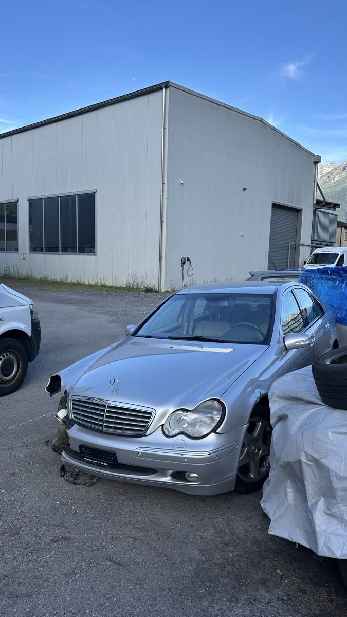 Mercedes-Benz Automobili: mercedes benz 220 cdi – Difettoso da Ennetbürgen venduto da marcoduss02 1