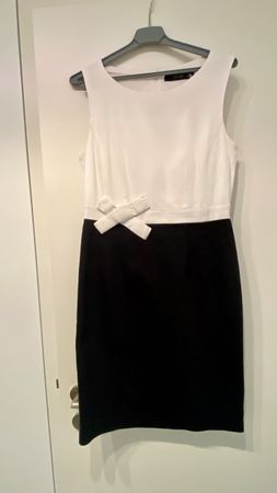 Etui-Kleid von Hallhuber, Gr. 38