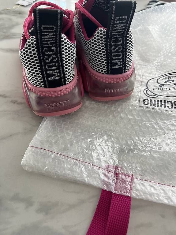 Chaussures femmes: Basket Moschino – D'occasion à Bulle par Preteni 4