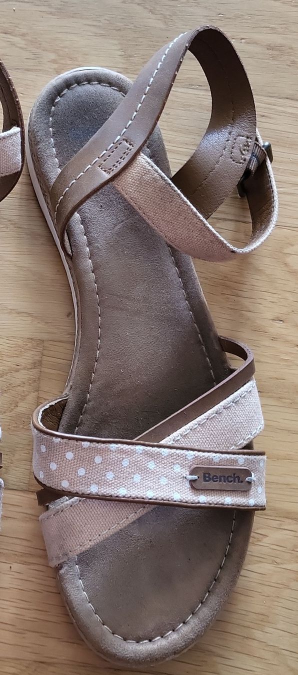 Bench Damenschuhe: Bench Sandalen Damenschuhe Grösse 41 – Gebraucht aus Wikon von lin_qw8x