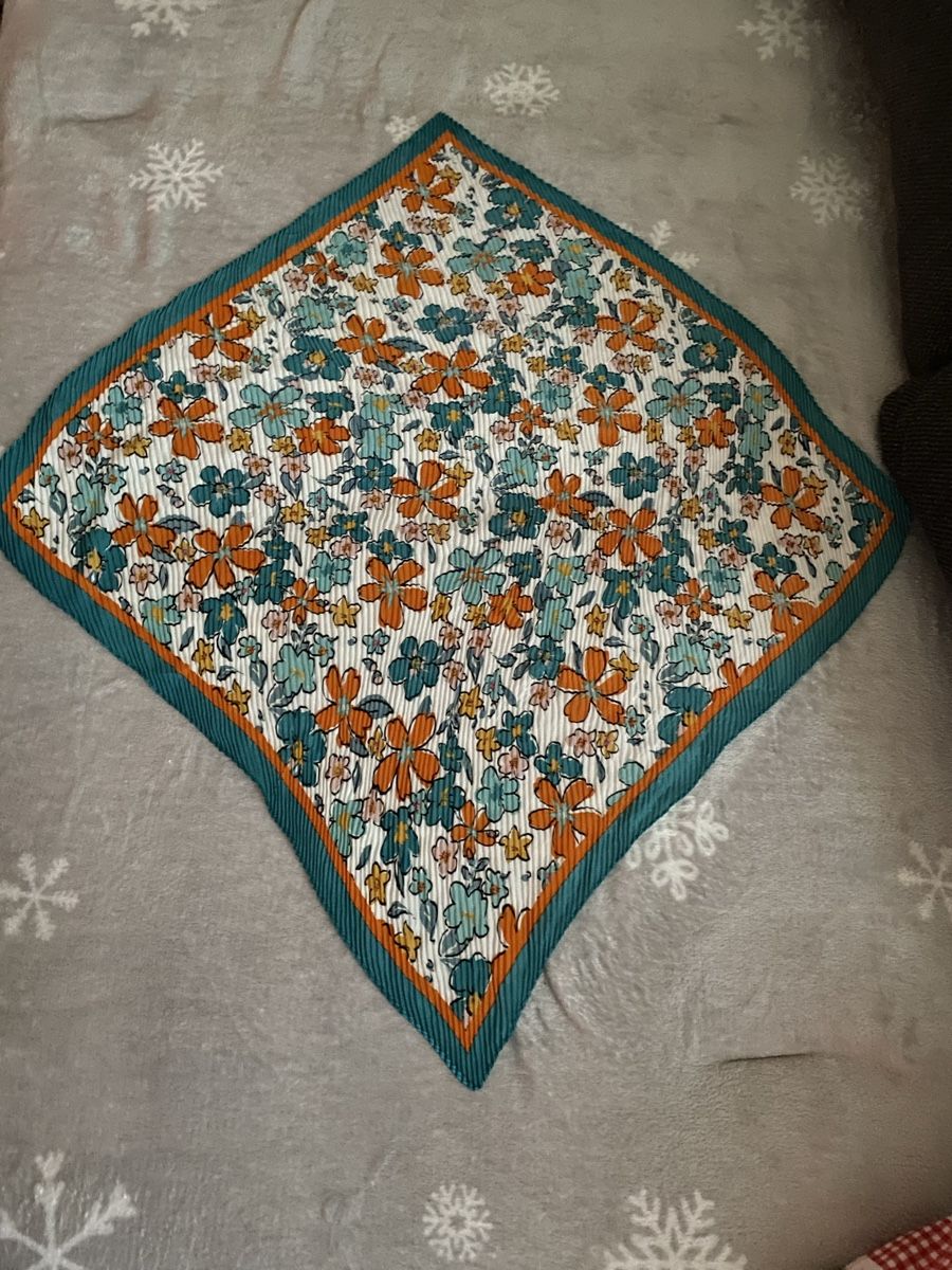 Foulard & Sciarpe: Foulard – Usato da Gretzenbach venduto da Cantate