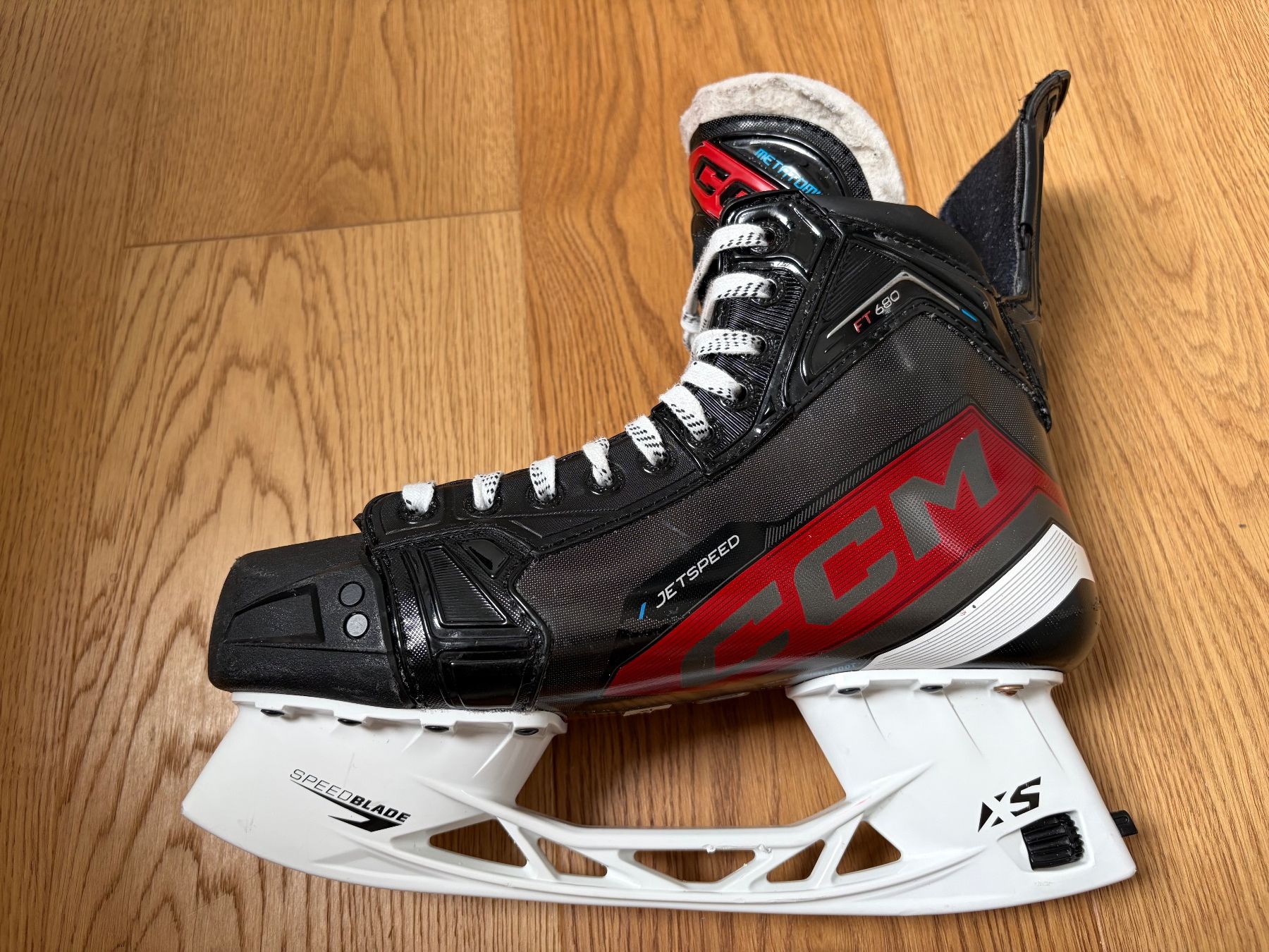 Ccm Pattini da ghiaccio: CCM FT680 Schlittschuhe, Grösse 8 Regulär – Usato da Unterengstringen venduto da amberwood 4