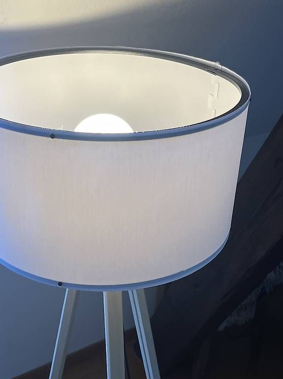 Lampade: Skandinavische Stehlampe mit Holzfüssen – Usato da Zürich venduto da Hushpuppy_eats 4