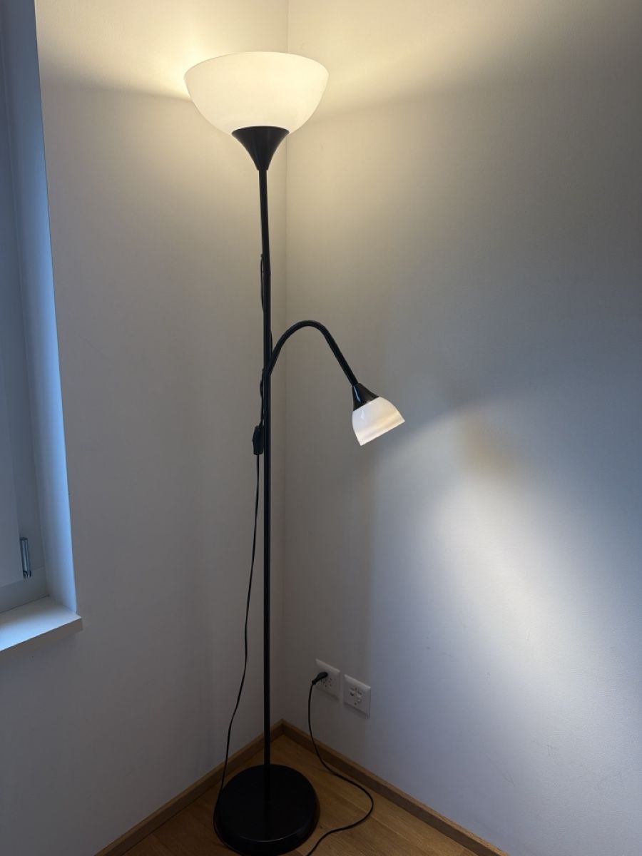 Ikea Lampade: Floor lamp – Nuovo (secondo la descrizione) da Hausen AG venduto da nik_9sg2