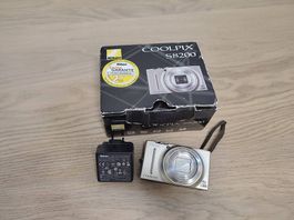 Nikon COOLPIX S8200 Kamera silber