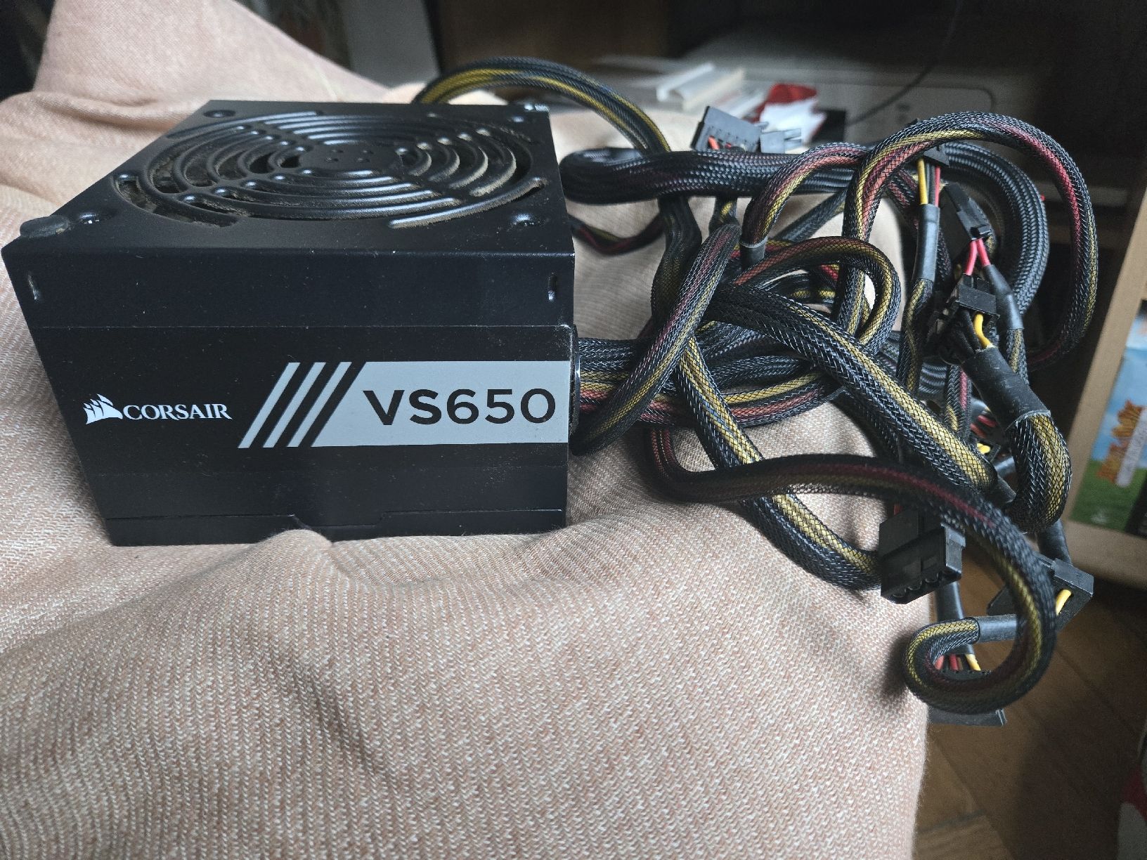 Corsair Componenti elettronici: Alimentation Corsair VS650 650W – Usato da Carouge GE venduto da ale_y9r8 1