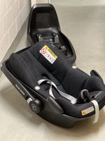 Maxi-Cosi Pebble Plus car seat with Isofix base