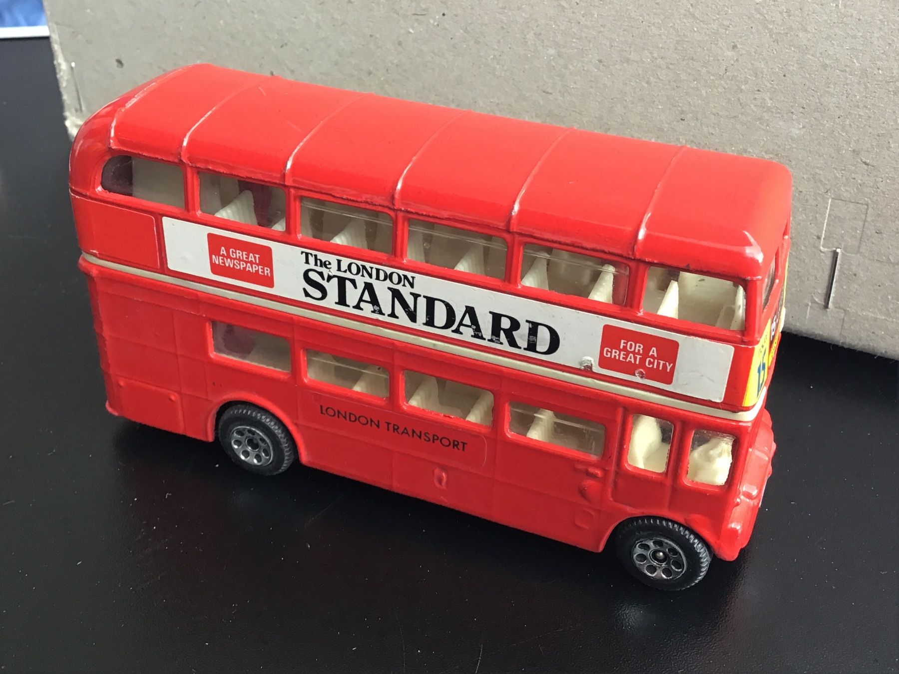 Corgi Toys Modellini d'auto: Roter Londoner Doppeldeckerbus, 1:43corgi – Usato da Männedorf venduto da Modellbau-wyss