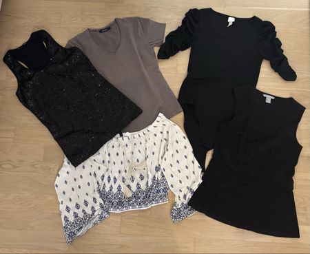Kleiderpaket verschiedene Tops Grösse S 