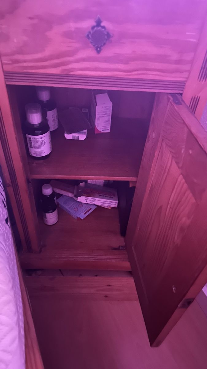 Comodini: Nachttisch Antik – Usato da Wädenswil venduto da bas_hc22 2