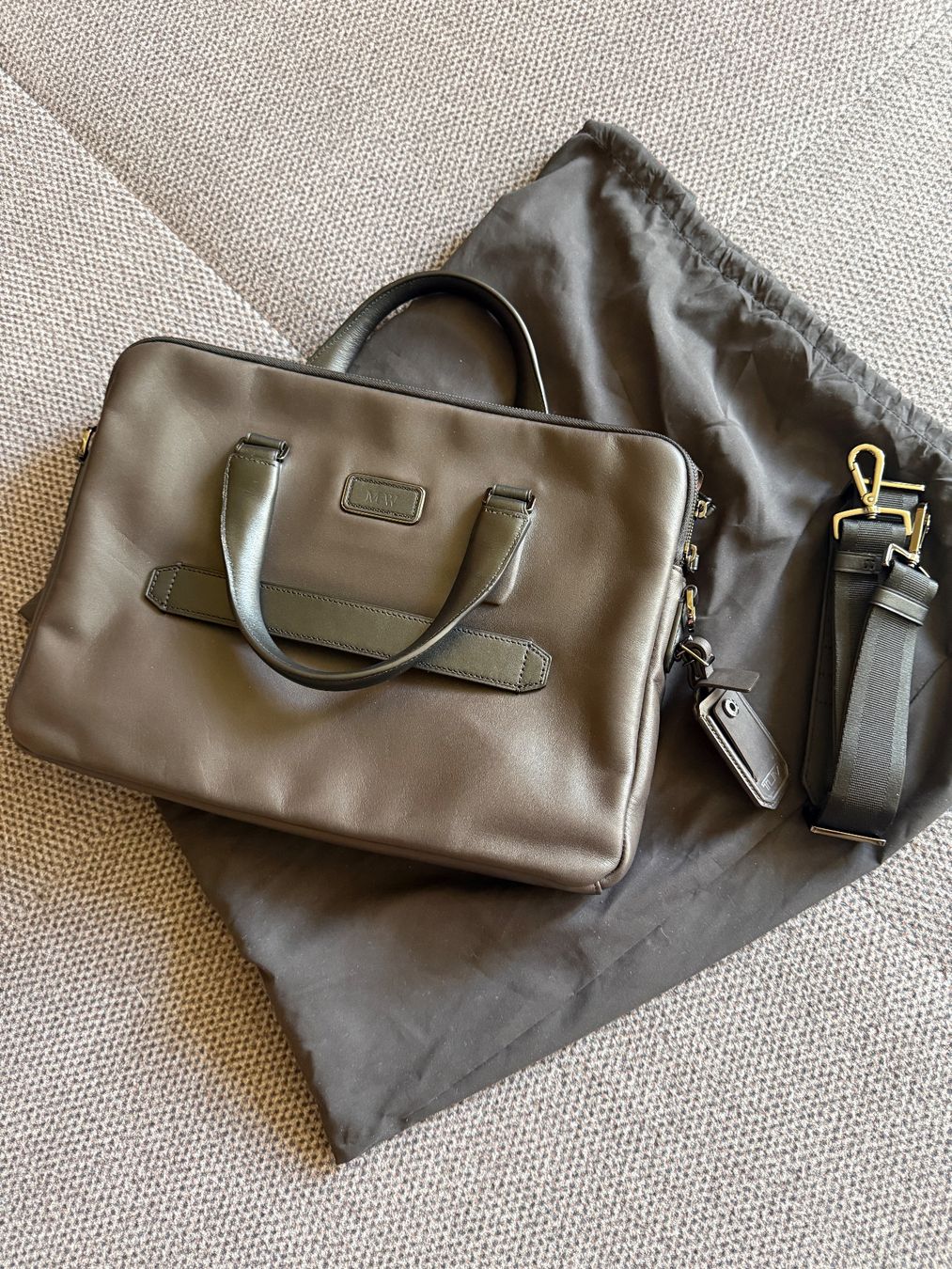 Tumi Borse: Tumi HARRISON Sycamore Slim Leather   CHF 800 – Nuovo (secondo la descrizione) da Unterseen venduto da SONY-CoolGo 4