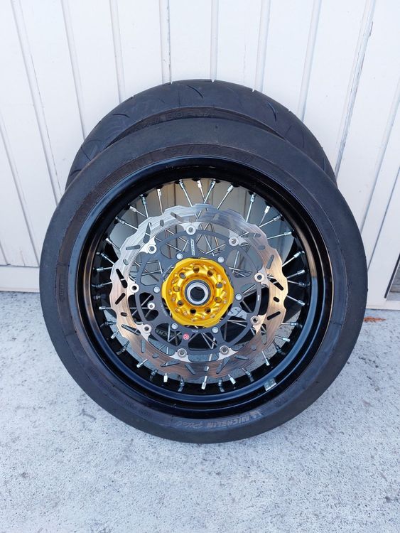 Satz SupermotoFelgen "Morad" (17 Zoll), inkl. neuen Pneus Kaufen auf Ricardo