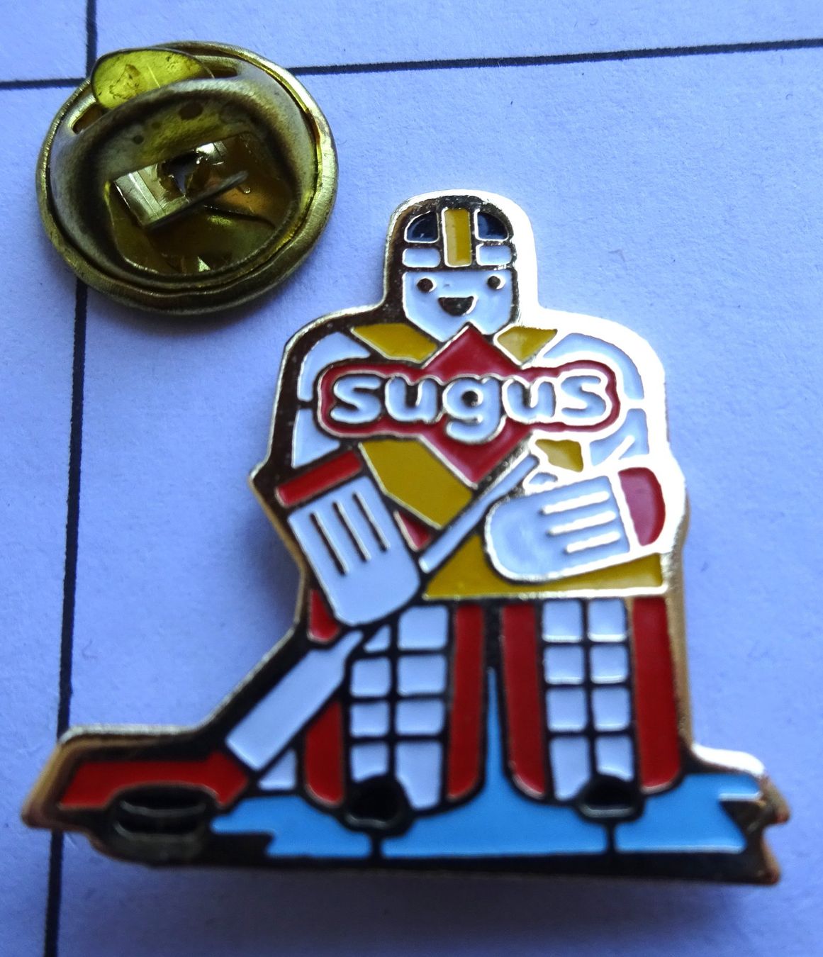 Placchette & Badge: Pin SUGUS Eishockey Spieler ROT – Usato da Utzenstorf venduto da BUtter81
