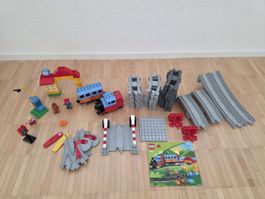 Duplo Eisenbahn 10507 plus zusätzliche Schienen