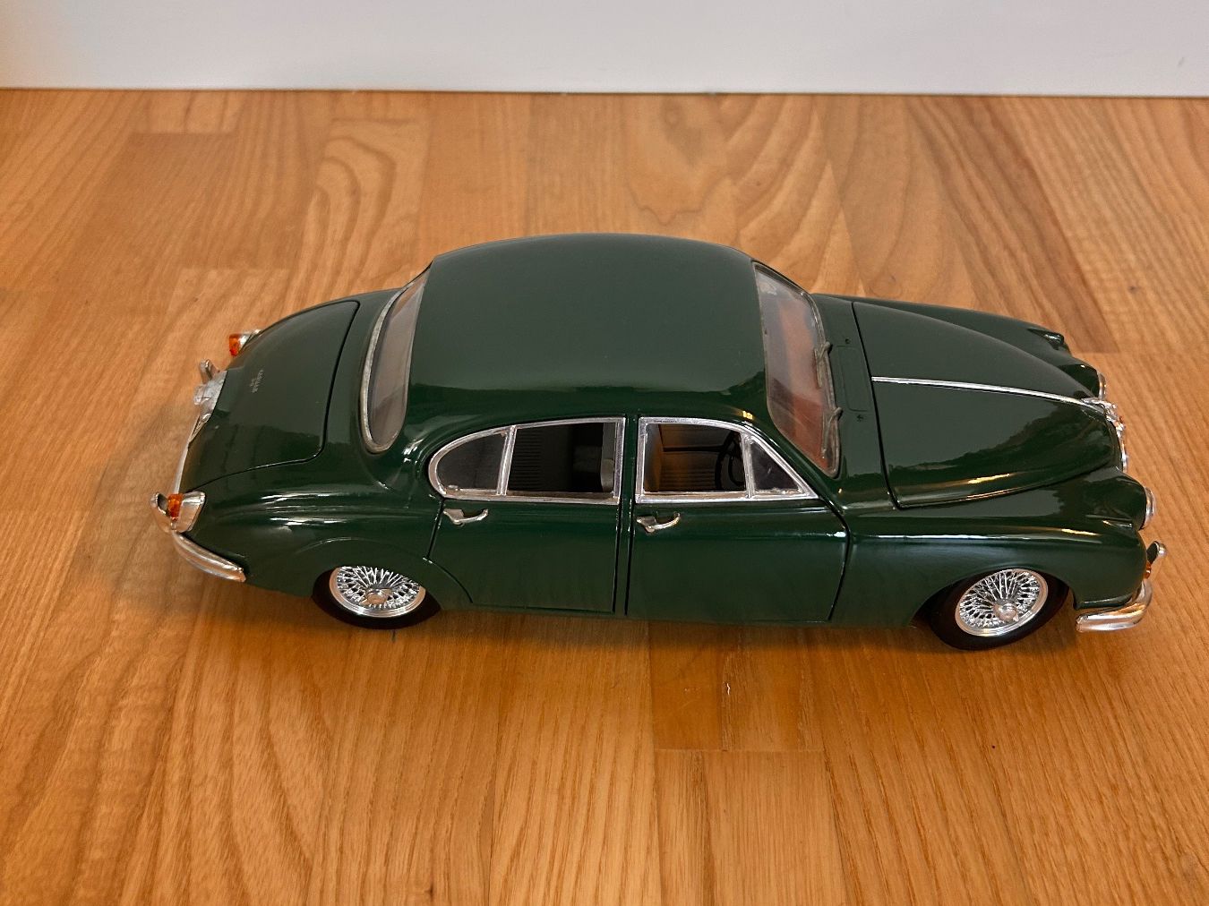 Maisto Modellautos: Jaguar Mark 2 - dunkelgrün - Maisto – Gebraucht aus Brüttisellen von ThommyK 1