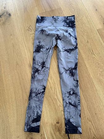 Sportleggins (Grösse M)