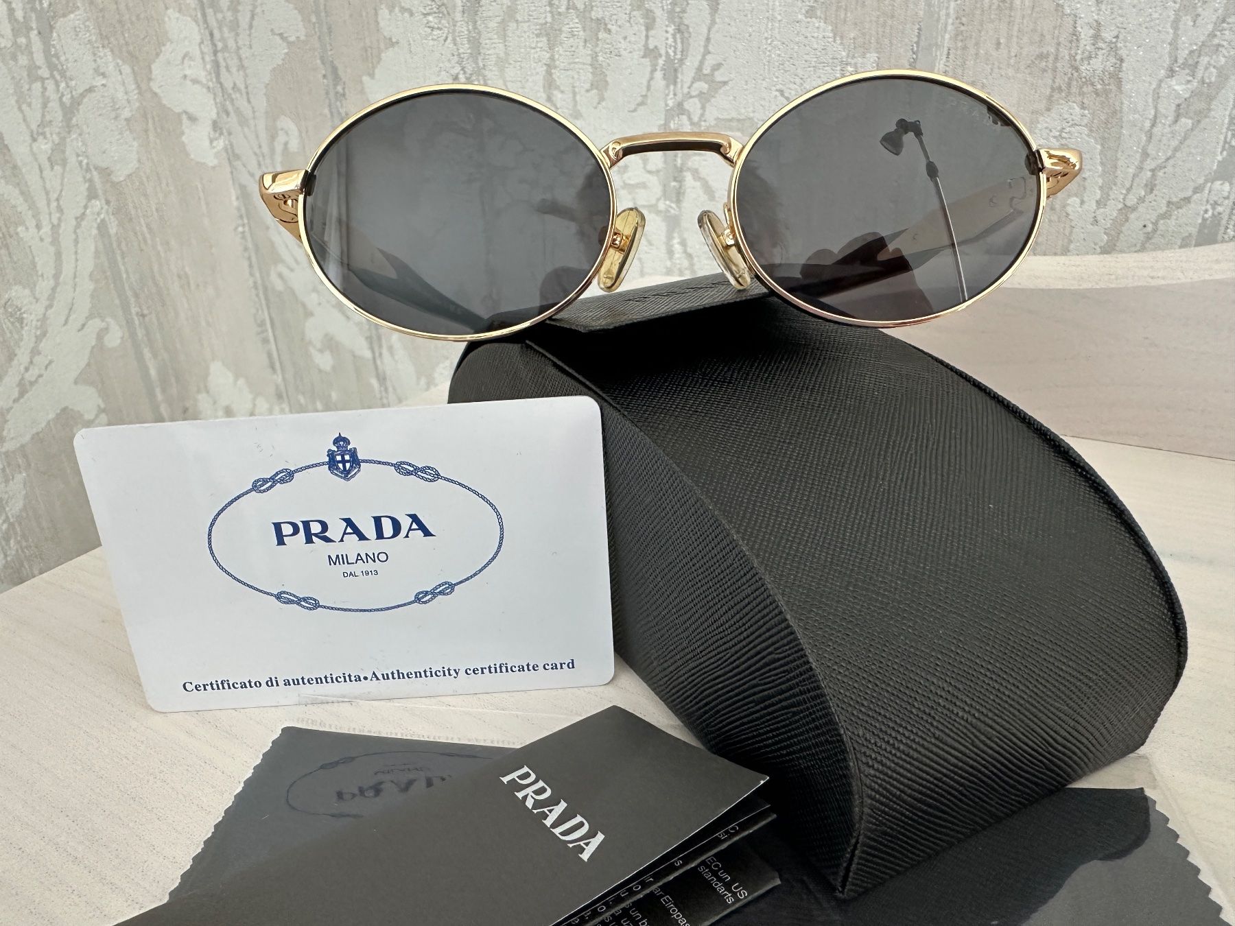 Brillen & Gläser: PRADA neue Sonnenbrille – Neu (gemäss Beschreibung) aus Oberwil-Lieli von Svetlana28