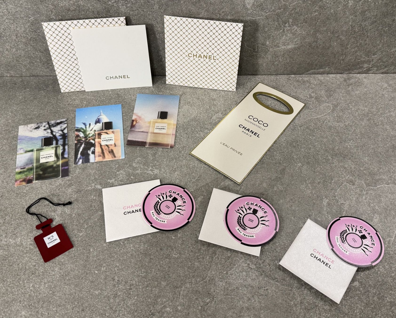 Cartoline: CHANEL Karten Set, Anhänger + Duft ... – Nuovo e nell'imballaggio originale da Chur venduto da Jacki09 1