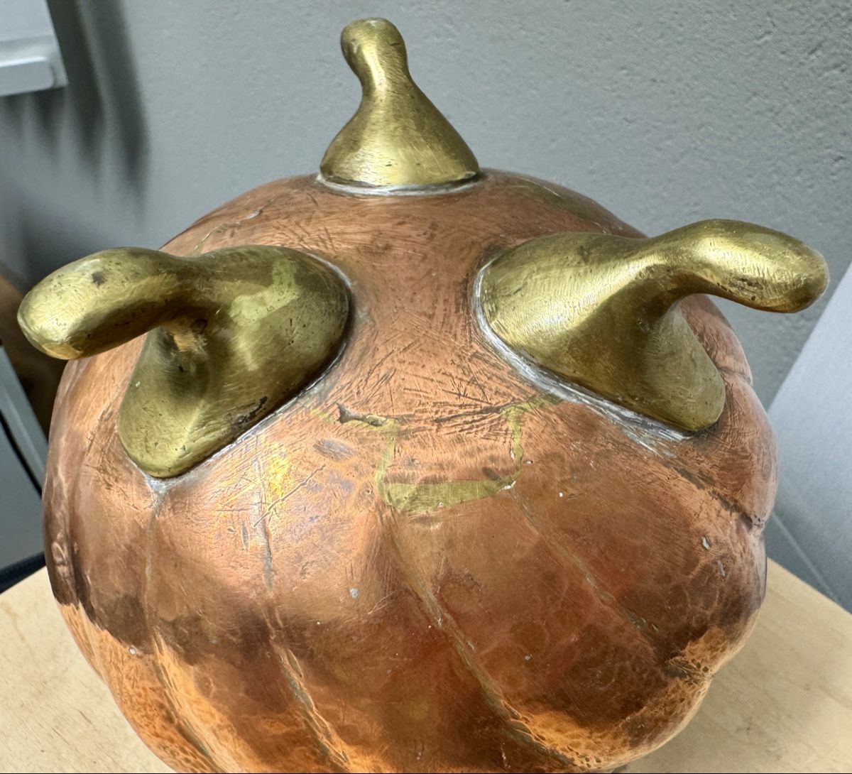 Vasi & Recipienti: Antike Vase Kupfer mit Messinggriffen und Füssen – Usato da Rothrist venduto da Luckywinner 6