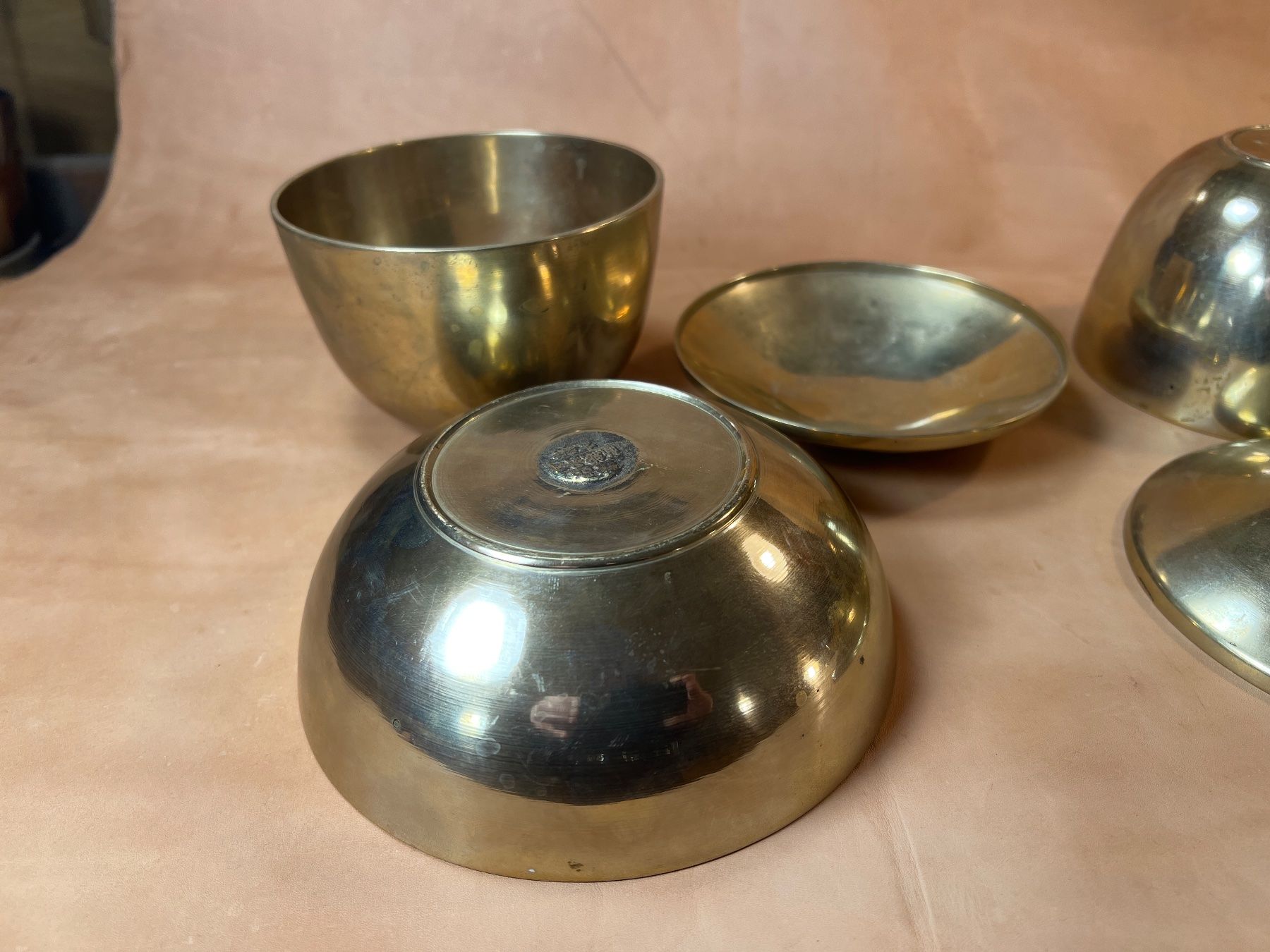 Ciotole: CHINESISCHE ODER KOREANISCHE SCHALEN ODER GONGS – Usato da Riva San Vitale venduto da AM25 5