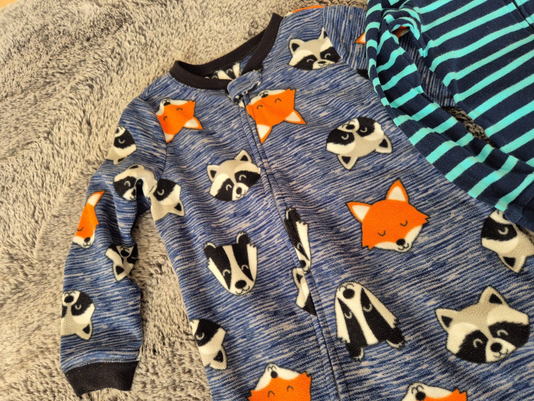 Lotti & Set di vestiti: Carters Strampler Set Gr. 3T – Usato da Widnau venduto da KleineHonigblume 1