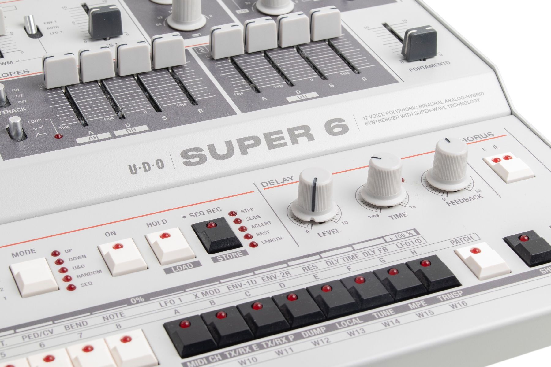 Strumenti musicali: UDO SUPER 6 Synthesizer Super6 Synth – Usato da Emmen venduto da BobbyG 1