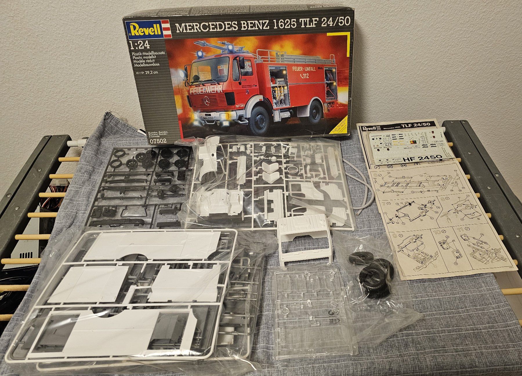 Revell Modellini d'auto: TLF 24/50   auf MB 1625 – Nuovo (secondo la descrizione) da Rotkreuz venduto da kse_kn7b 1