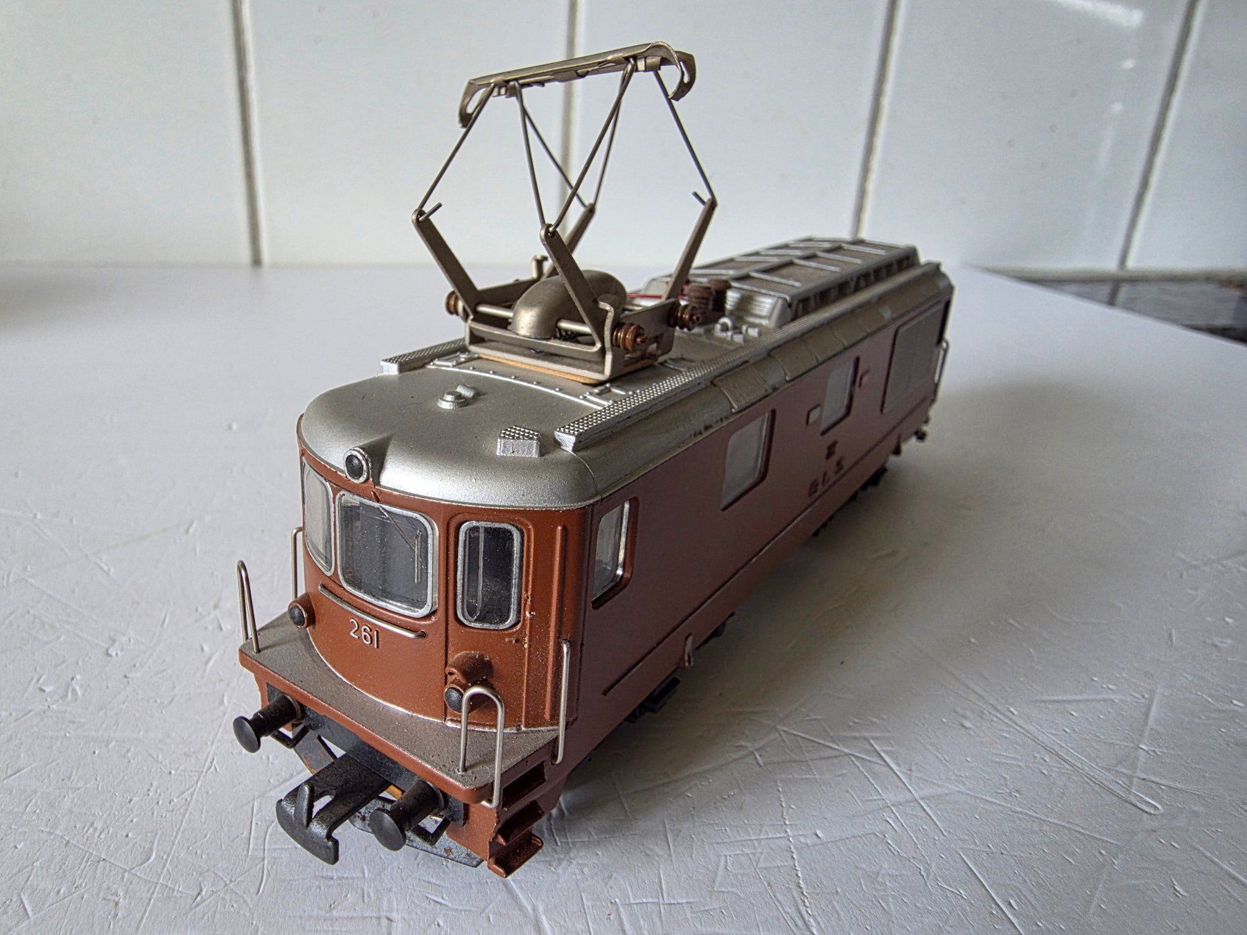 Hag Modellini di ferrovie: E-Lok BLS Re 4/4, Lok-Nr. 261 – Usato da Seuzach venduto da Loeckeli01