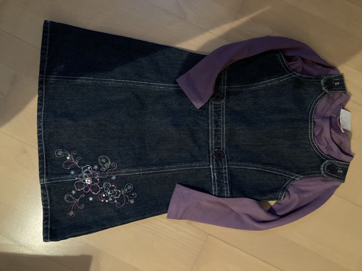 Vestiti & Gonne: Jeans Rock mit Tshirt 104 – Nuovo (secondo la descrizione) da Kesswil venduto da Branca-01