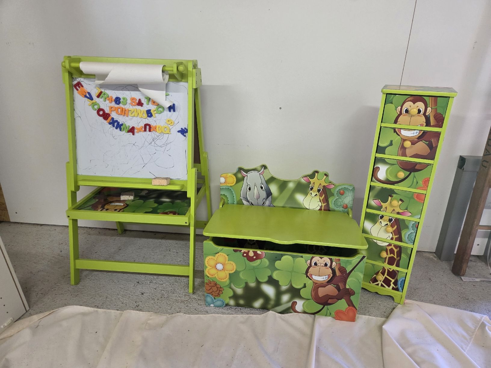 Cassettiere: Kinderzimmer Set – Usato da Unterschächen venduto da Fixu86