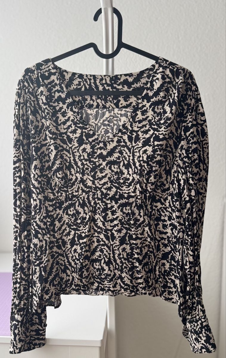 H&M Camicette: Schicke Bluse Gr. M schwarz/weiss Muster – Usato da Ebikon venduto da jov_w5ww