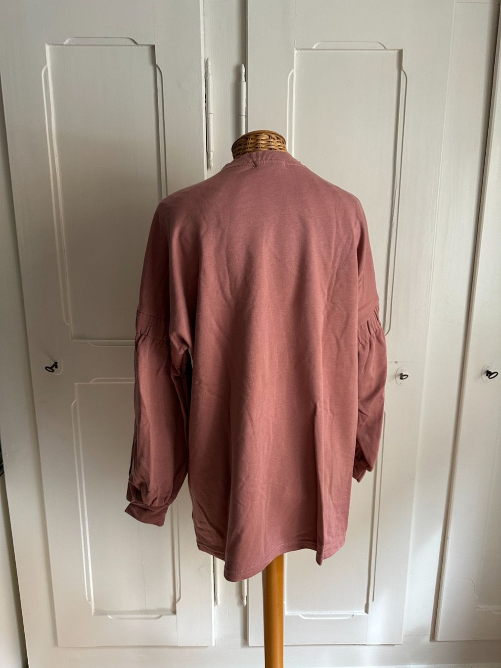Pullover & Sweatshirts: MISSGUIDED - Sweatshirt beerenfarben oversized 36 – Gebraucht aus Zürich von Diazaio 2