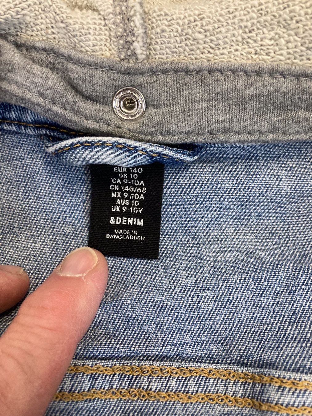 H&M Pantaloni: Jeans-Jacke Knaben, H&M, 140 – Usato da Schötz venduto da Jekyll666 3